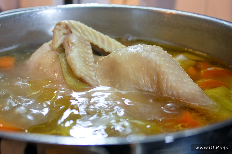 Hühnerbrühe selber machen (Rezept mit Fotos) | von den Koch-Banausen
